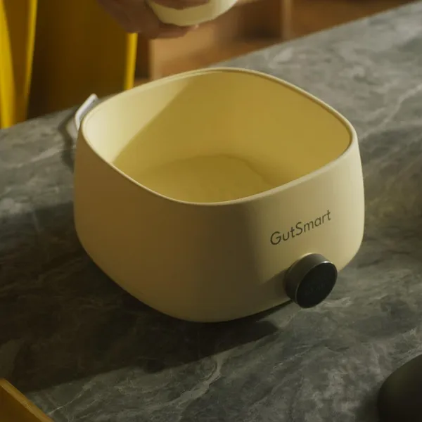 GutSmart device displaying temperature control for precise fermentation